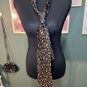 Silk Black and Gold Musician’s Tie ❤️‍🔥